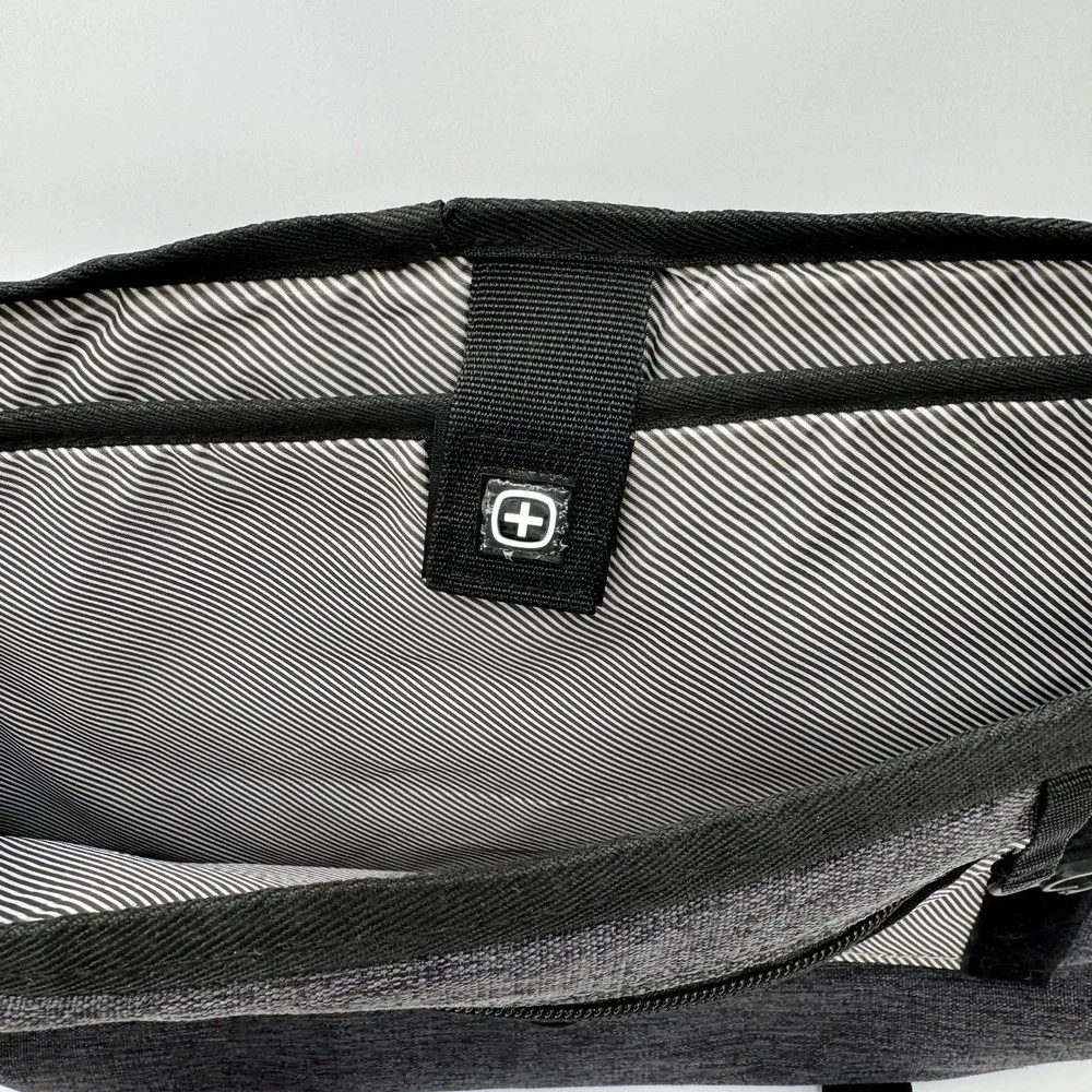 Swiss Gear Messenger Bag Laptop With Adjustable Strap